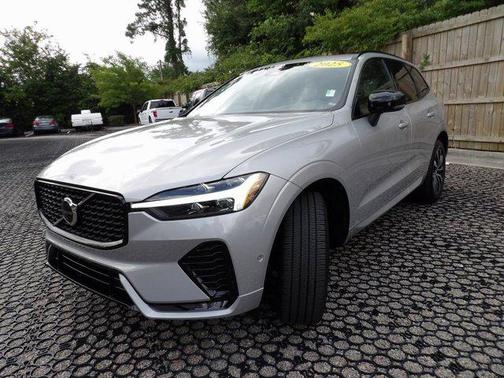 2025 Volvo XC60 Plus