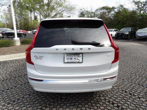 2023 Volvo XC90 Recharge Plug-In Hybrid T8 Ultimate 6-Seater