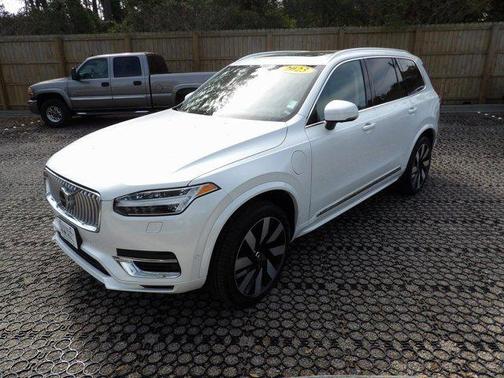 2023 Volvo XC90 Recharge Plug-In Hybrid T8 Ultimate 6-Seater