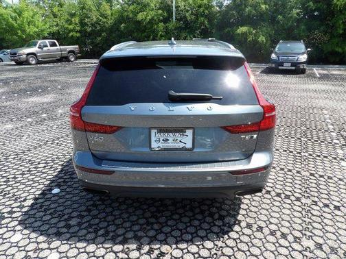 2020 Volvo V60 Cross Country T5