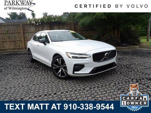 2024 Volvo S60 B5 Core Dark Theme