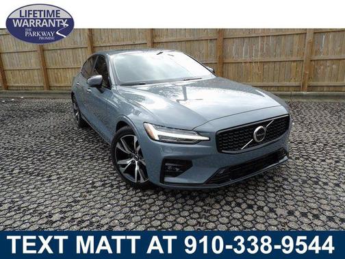 2024 Volvo S60 B5 Plus Dark Theme