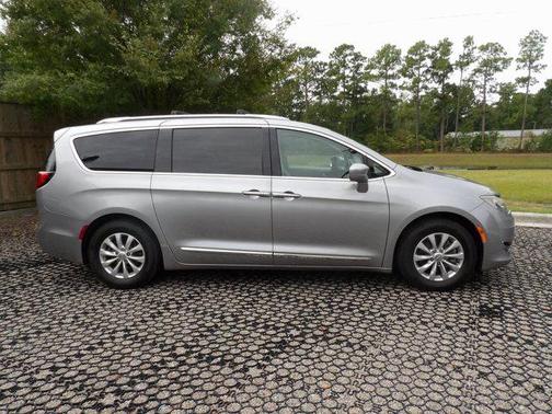 2018 Chrysler Pacifica Touring-L