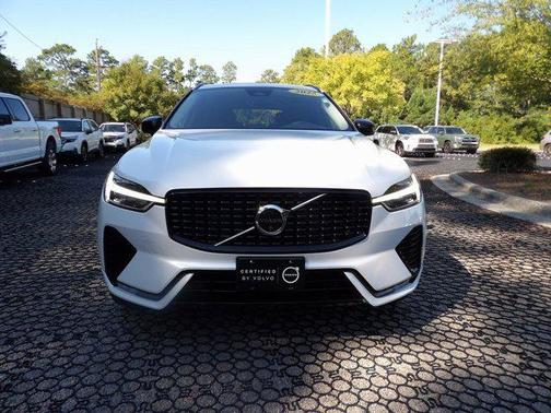 2025 Volvo XC60 B5 Plus