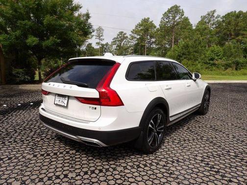 2019 Volvo V90 Cross Country T5