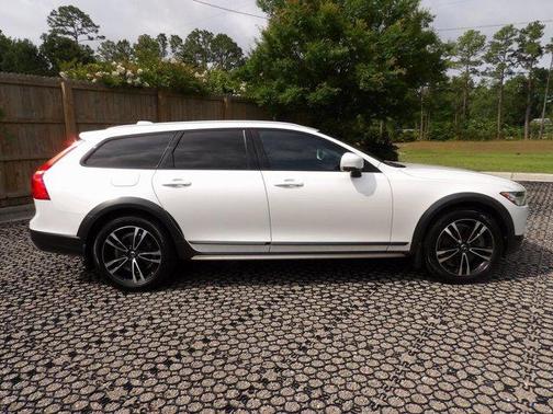 2019 Volvo V90 Cross Country T5