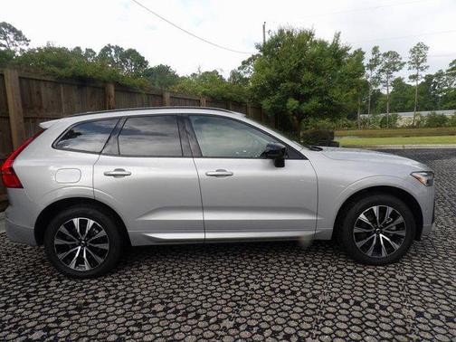 2025 Volvo XC60 Plus
