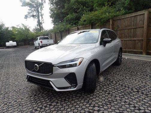2025 Volvo XC60 Plus