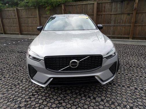 2025 Volvo XC60 Plus