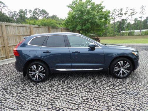 2022 Volvo XC60 Recharge Plug-In Hybrid T8 Inscription