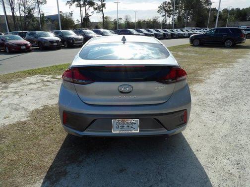 2020 Hyundai IONIQ Hybrid SE
