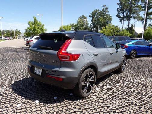 2021 Volvo XC40 T5 R-Design