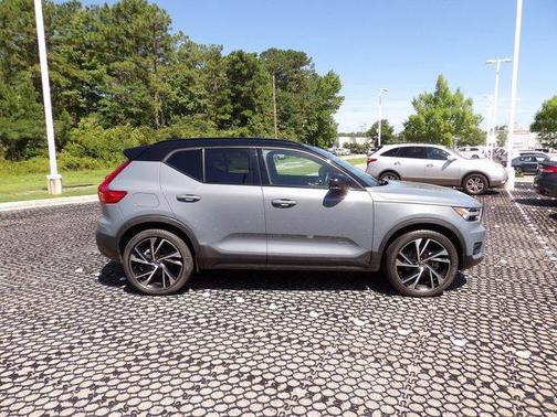 2021 Volvo XC40 T5 R-Design