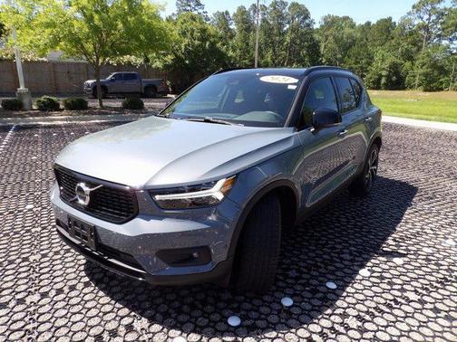 2021 Volvo XC40 T5 R-Design
