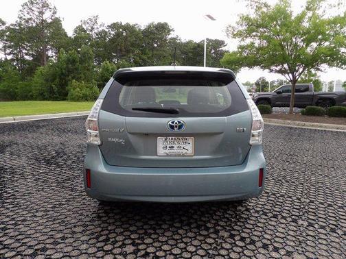 2014 Toyota Prius v Two