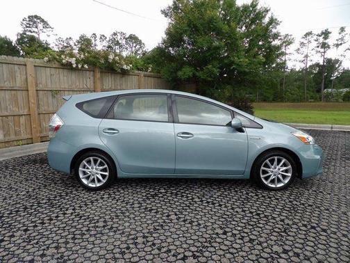 2014 Toyota Prius v Two