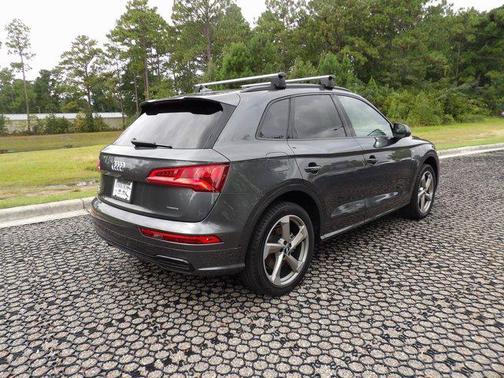 2020 Audi Q5 45 Titanium Premium