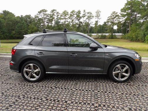 2020 Audi Q5 45 Titanium Premium
