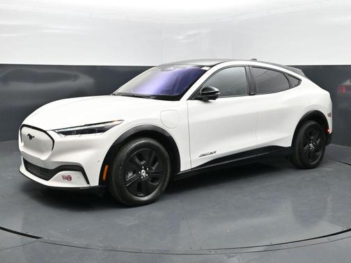 STAR WHITE MET TRI-COAT 2023 Ford Mustang Mach-E California Route 1