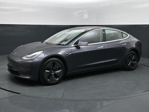 Gray 2018 Tesla Model 3 Performance