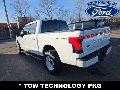OXFORD WHITE 2023 Ford F-150 Lightning LARIAT