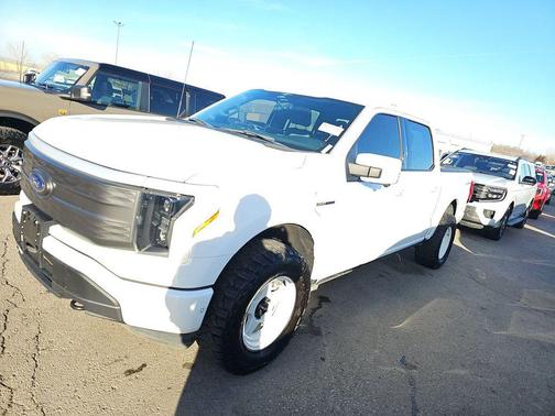 OXFORD WHITE 2023 Ford F-150 Lightning LARIAT