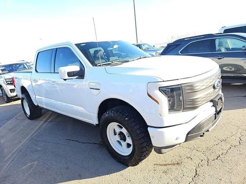 OXFORD WHITE 2023 Ford F-150 Lightning LARIAT