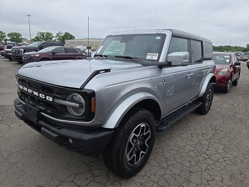 ICONIC SILVER METALLIC 2024 Ford Bronco Outer Banks