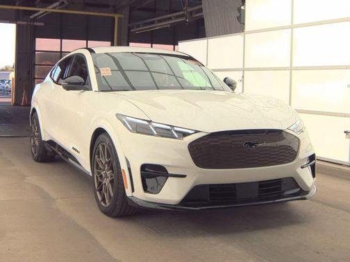 STAR WHITE MET TRI-COAT 2025 Ford Mustang Mach-E GT
