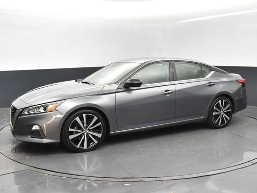2020 Nissan Altima SR FWD