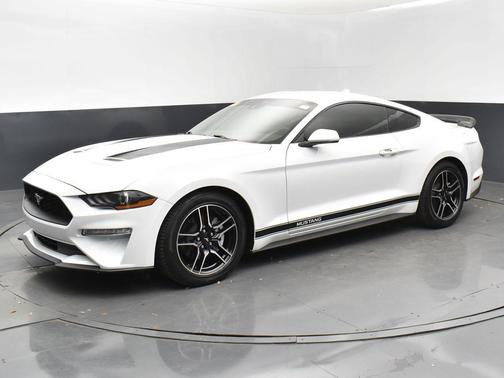 2022 Ford Mustang EcoBoost