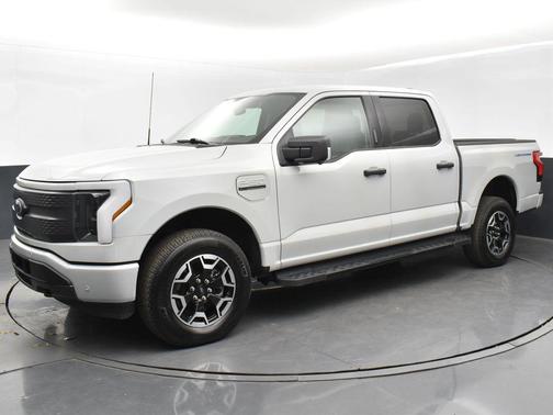 2023 Ford F-150 Lightning XLT
