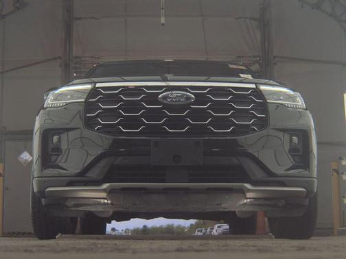 AGATE BLACK METALLIC 2025 Ford Explorer Platinum