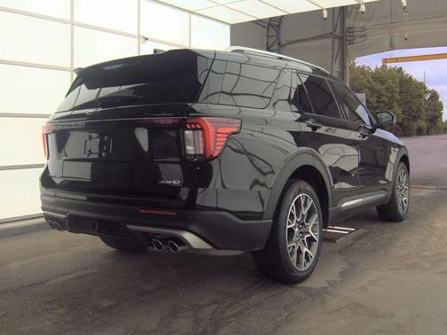 AGATE BLACK METALLIC 2025 Ford Explorer Platinum