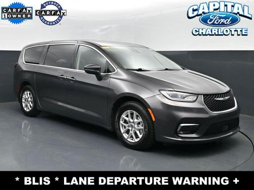 Granite Crystal Metallic Clearcoat 2023 Chrysler Pacifica Touring L
