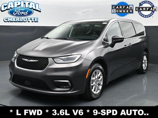 Granite Crystal Metallic Clearcoat 2023 Chrysler Pacifica Touring L