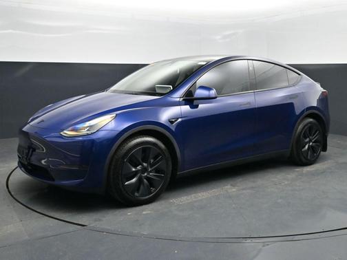 Deep Blue Metallic 2024 Tesla Model Y Long Range Single Motor Rear-Wheel Drive