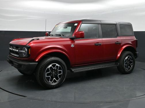 RUBY RED MET TNTD CLEARCOAT 2026 Ford Bronco Outer Banks