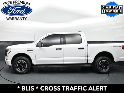 Oxford White 2023 Ford F-150 Lightning XLT