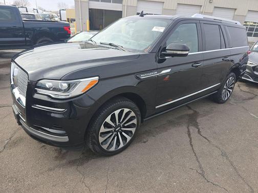 INFINITE BLACK MET CC 2024 Lincoln Navigator Reserve