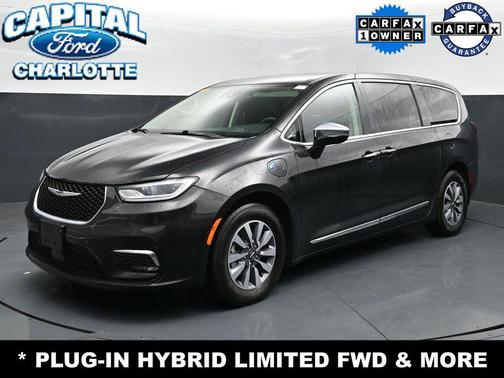 Brilliant Black Crystal Pearlcoat 2023 Chrysler Pacifica Hybrid Limited
