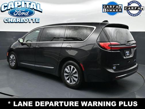Brilliant Black Crystal Pearlcoat 2023 Chrysler Pacifica Hybrid Limited