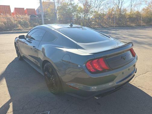 2022 Ford Mustang EcoBoost