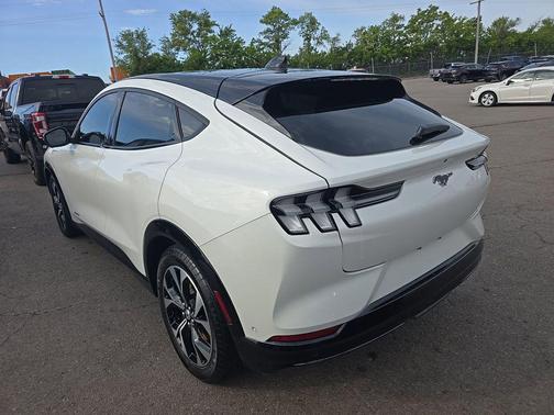 STAR WHITE MET TRI-COAT 2023 Ford Mustang Mach-E Premium