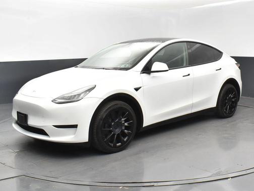 2022 Tesla Model Y Long Range Dual Motor All-Wheel Drive