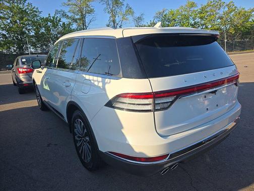 White 2022 Lincoln Aviator Reserve