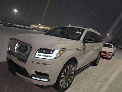 CERAMIC PEARL 2021 Lincoln Navigator Reserve