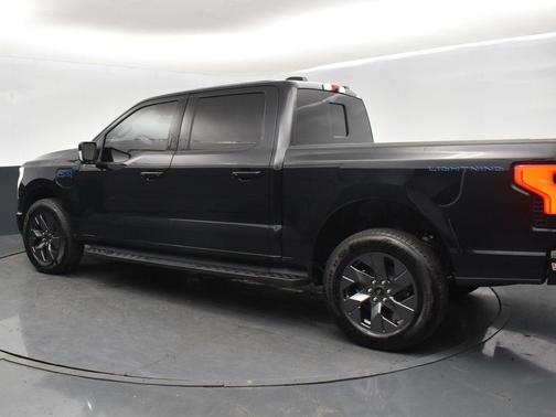 2024 Ford F-150 Lightning LARIAT