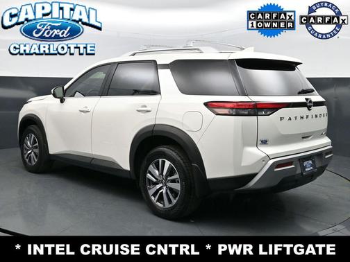 2023 Nissan Pathfinder SL 4WD