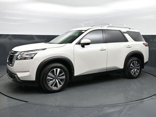2023 Nissan Pathfinder SL 4WD